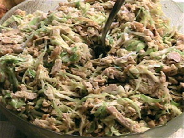 Салат с мясом и капустой