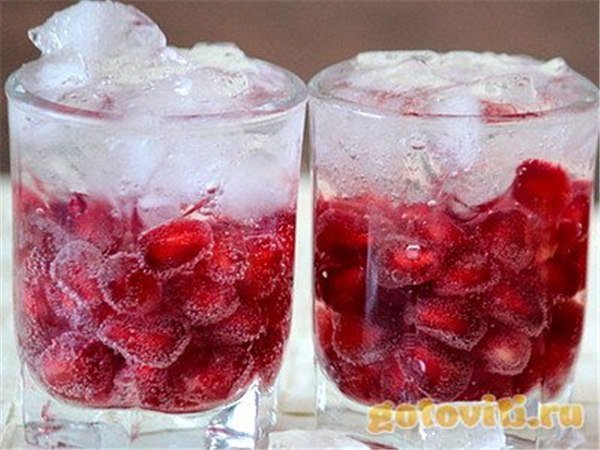 Картофельный салат с говядиной и зернами граната